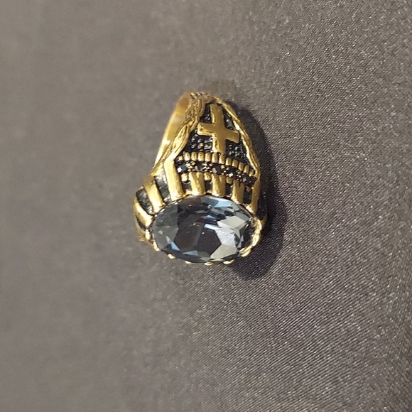Gold Aquamarine Ring with Ornate Design - Picture 9 of 9